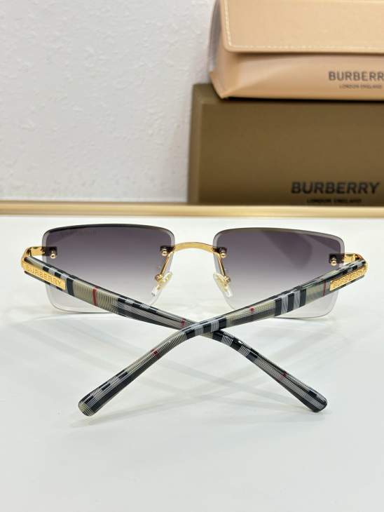 Picture of Burberry Sunglasses _SKUfw80238694fw